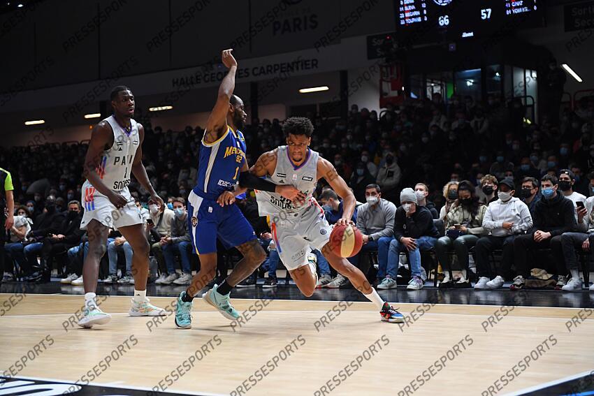 Bandja SY of Levallois Metropolitans and Steeve HO YOU FAT of News Photo  - Getty Images