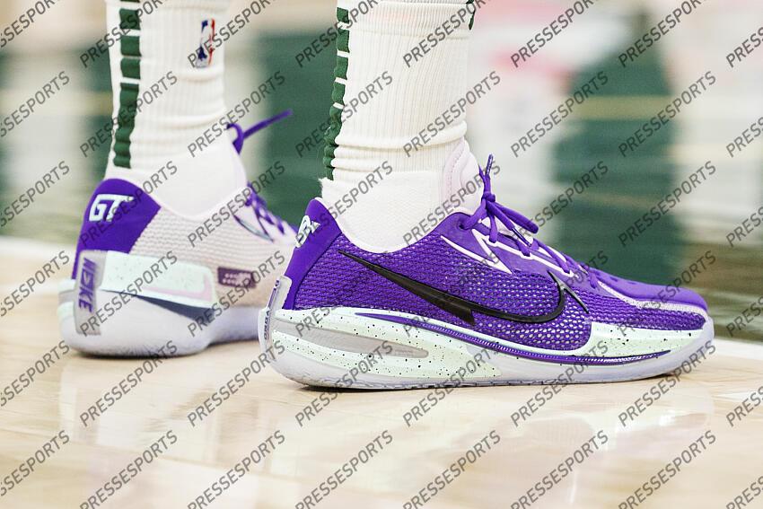 jrue holiday purple shoes