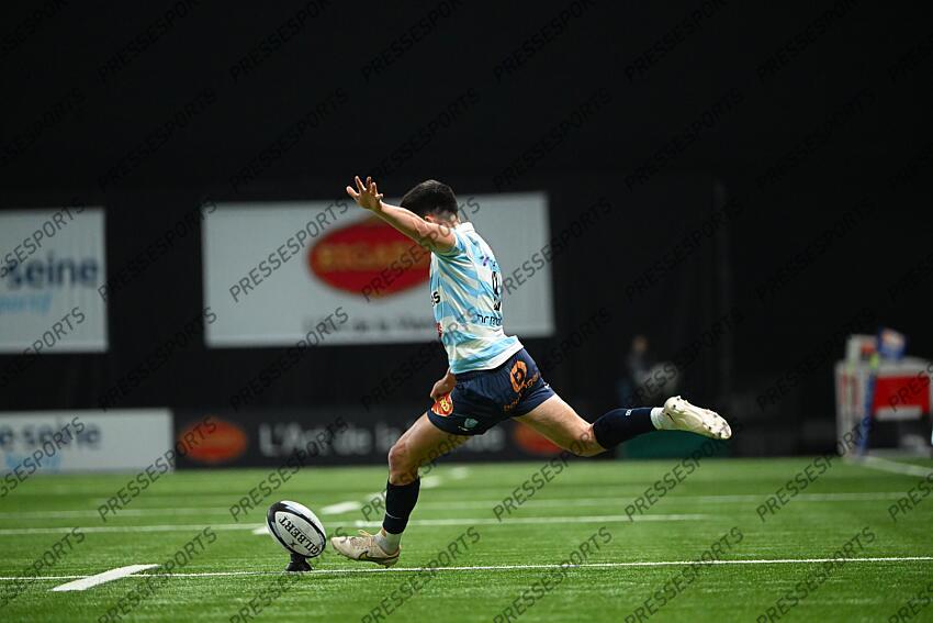 Maxime BAUDONNE of Racing 92, Kevin VIALLARD of Clermont, Ibrahim